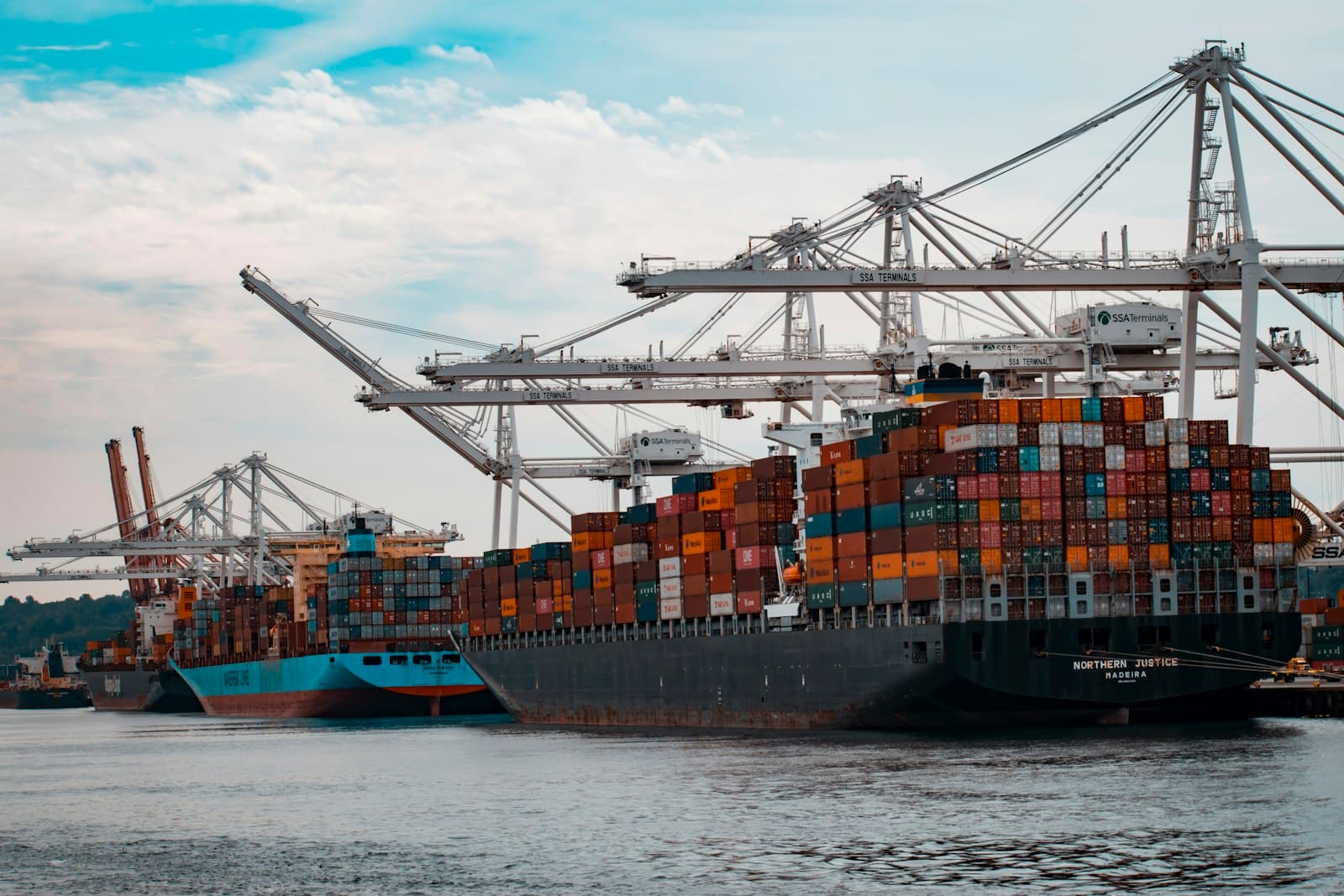 Marine Butyl Tape: Boat Deck Bedding & Hull Sealing Guide